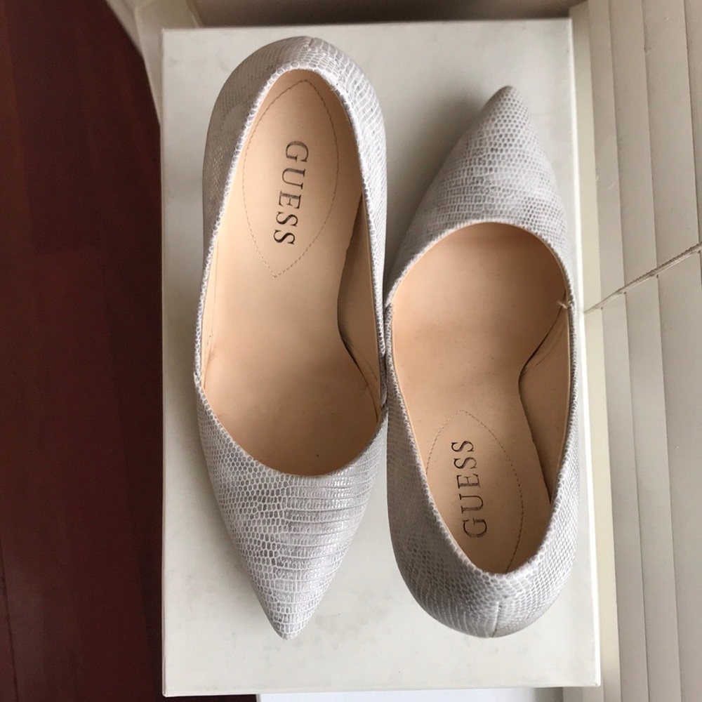 🚫SOLD🚫 GUESS Pumps/Heels - like new condition! - Picture 3 of 5